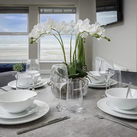 The Blackpool Beach Boutique Apartments Exterior photo